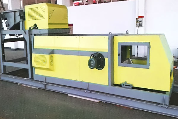 Вихретоковый сепаратор для отделения цветных металлов и неметаллических материалов